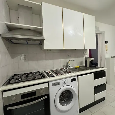 Апартаменты Within Walking Distance Of The Sea With Parking Space