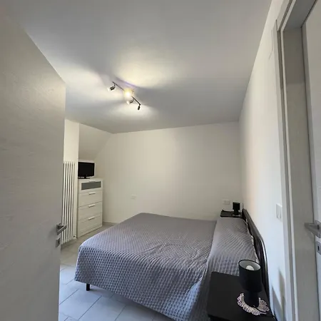 Within Walking Distance Of The Sea With Parking Space *
